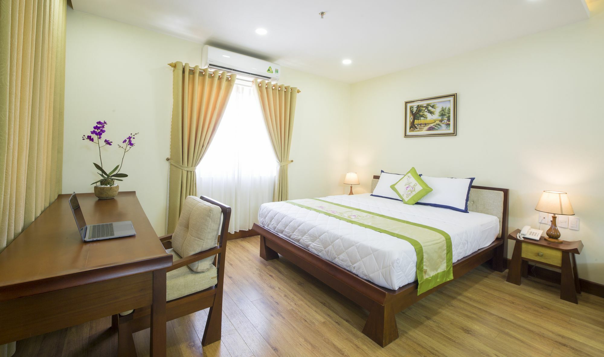 Hoai Anh Plaza Hotel Danang Exterior photo